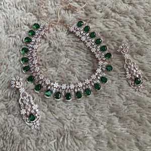 Green American diamond necklace with earrings